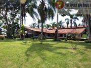 CHA 160 Linda chácara com 5.400 m² ampla área verde e...