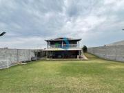 Chácara 1.000m² – 226m² construídos Casa principal...