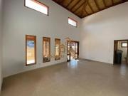 Chácara à Venda em Condomínio Fechado com 1.547m² com 3...