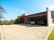 Chácara á Venda no Condomínio Vale das Laranjeiras...