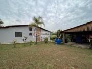 Chácara aconchegante em bairro de chácaras