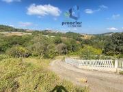 Chácara com 02 dormitórios em condomínio em Mairinque