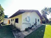 Chácara com 02 dormitórios em condomínio em Mairinque