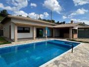 Chácara com 03 dormitórios em condomínio em Mairinque