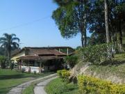 Chácara com 04 Dormitórios à Venda, 12.833 m² de Ter e...