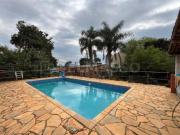 Chácara com 1.500 m² de terreno e 3 casas!