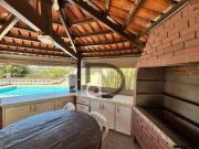 chácara com 3 casas á venda em condomínio fechado 2000m²...