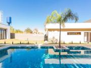 Chácara com 3 dormitórios à venda, 1000 m² por R$...