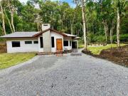 Chácara com 3 dormitórios à venda, 3776 m² por R$...