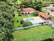 Chácara com 3 Quartos e 3 banheiros à Venda, 2.500 m²...