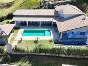 Chácara com 3 Quartos e 4 banheiros à Venda, 1.350 m²...