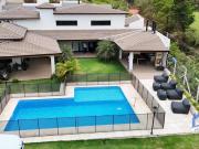 Chácara com 3 Quartos e 4 banheiros à Venda, 1.600 m²...