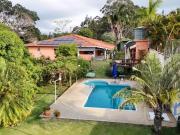 Chácara com 3 Quartos e 4 banheiros à Venda, 2.985 m²...