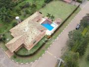 Chácara com 4 dormitórios à venda, 1173 m² por R$...