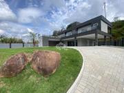 Chácara com 4 dormitórios à venda, 1552 m² por R$...