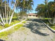 Chácara com 5 quartos e piscina em Itanhaém