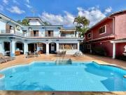 Chácara com 6 dormitórios à venda, 528 m² por R$...