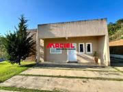 Chácara dos Sonhos à Venda em Igaratá Casa com Piscina e...