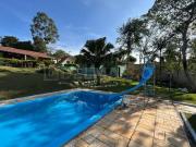 Chácara dos sonhos com lago e paisagismo deslumbrante!