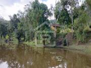 CHÁCARA EM JUQUITIBA COM LAGO E PISCINA