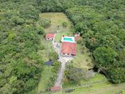 Chácara Francisco com piscina em Itanhaem