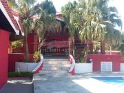 Chácara maravilhosamente completa num condomínio...