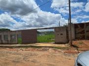 CHACARA PLANA E MURADA