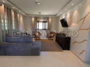 Chácara recém construída, com acabamento fino em condomínio!