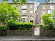 Chalcot Gardens, London NW3, 3 bed flat to rent, £7,300...