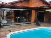 Chálé com 3 Quartos e 2 banheiros à Venda, 210 m² por R$...