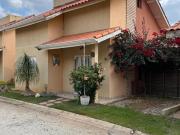 Chalé com 4 Quartos e 2 banheiros à Venda, 80 m² por R$...