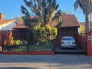 Chalet 3 ambientes c/ garaje y pileta 100 m² Edificados...