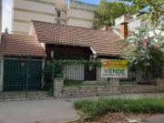 Chalet 3 ambientes con fondo y pileta