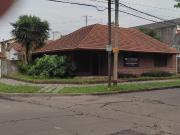 CHALET 3 AMBIENTES SOBRE CALLE ALSINA A MTS DE AMENEDO