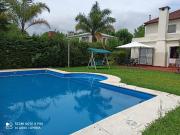 Chalet 3 dormitorios play room, amplio parque con...