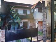 chalet 3 plantas en barrio Unicenter AMOBLADA