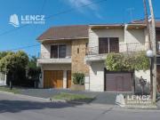 CHALET 4 AMB EN DOS PLANTAS, CON GARAJE Y PATIO CON...