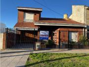 Chalet 4 ambientes con garage + departamento