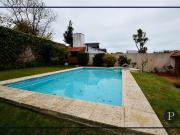 Chalet 6 ambientes con jardín barrio San Carlos