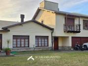 chalet 6 ambientes en Parque Luro con pileta