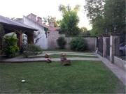 Chalet 6 ambientes sobre lote amplio Ituzaingó