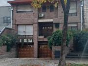 CHALET 7 AMBIENTES CON JARDIN, PISCINA, PLAYROOM EN... CHALET 7 AMBIENTES CON JARDIN, PISCINA, PLAYROOM EN...