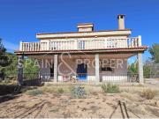 Chalet a la venta en suelo rústico en Montroy