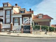CHALET ADOSADO EN CASTRO URDIALES CON VISTAS AL MAR!
