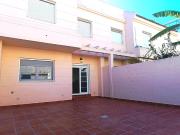 Chalet adosado en venta en Valdelagrana