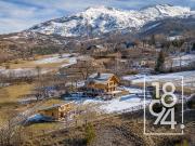 Maison et maisonnette T9 à vendre Enchastrayes 04 04400...