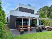 Chalet, Cangas