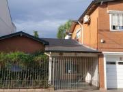 CHALET CASTELAR NORTE 4 AMB QUINCHO FONDO GARAGE Y COCHERA