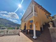 Chalet, Castellet i la Gornal