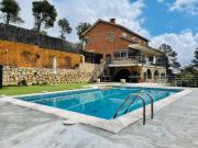 Chalet, Castellví de Rosanes